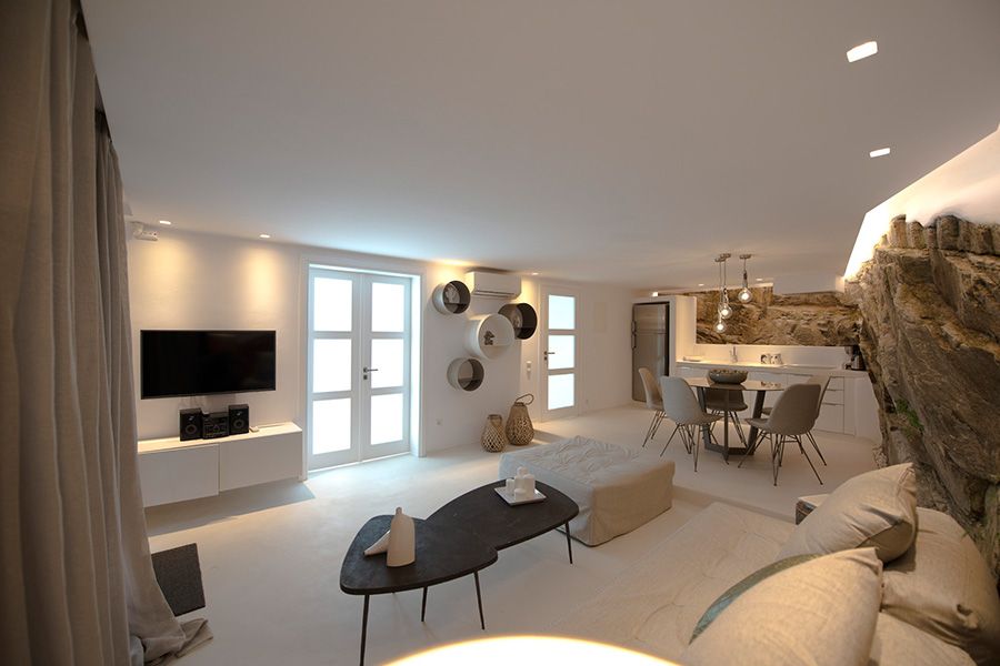 Amethyst Suite with Shared Pool