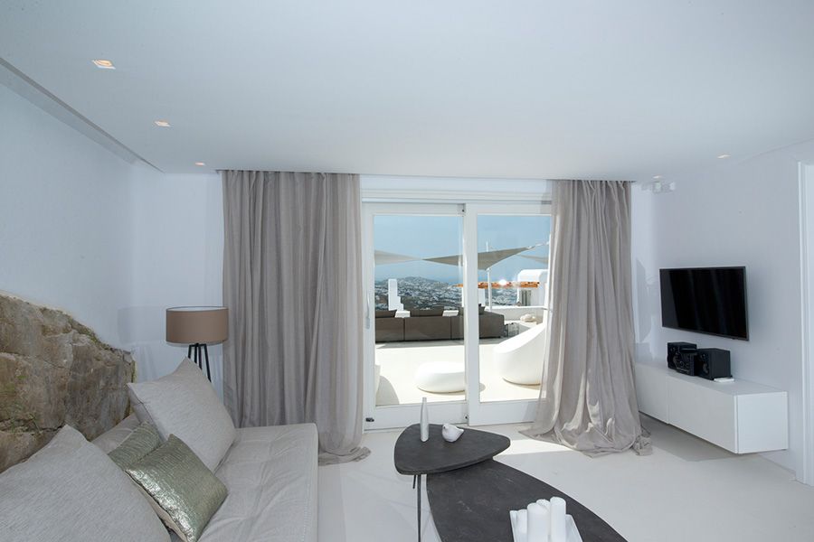 Amethyst Suite with Shared Pool