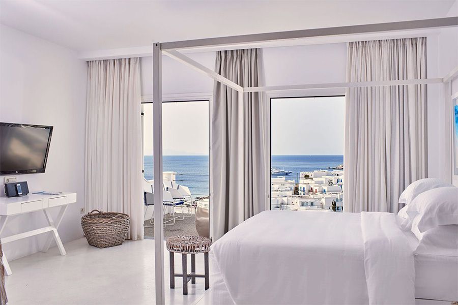 True White Suite With Outdoor Jacuzzi & Sea View