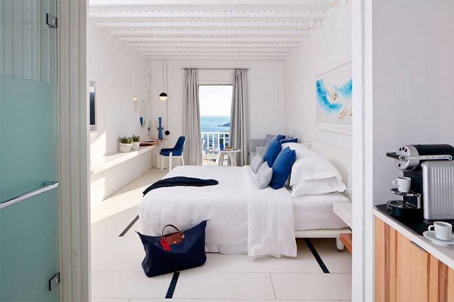 White Bliss Suite With Private Pool & Sea View